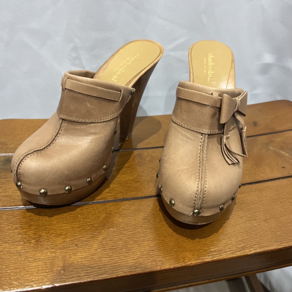 Charles David Y2K Vintage Leather Tan Studded Wooden Platform Clogs Bow Heels 7